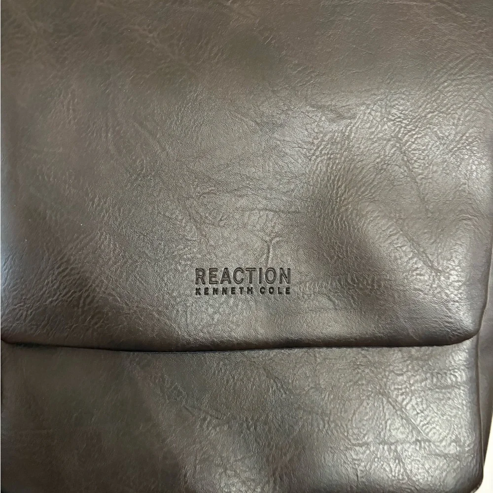 Kenneth Cole Reaction Dark Brown Vegan Leather Messenger Bag NWOT